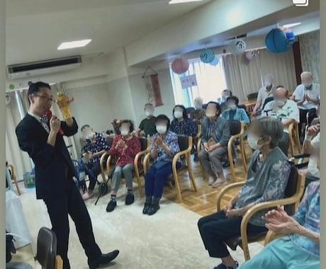 東京都内の平日イベントに出張マジックショーをします 初めてでも安心の出張マジック。幹事様も安心、笑顔広がる20分 イメージ2