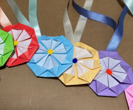 折り鶴作成代行、紙ペーパーのお花も作ります 色々なイベントで必要な方に代わりお花や折り鶴を折ります イメージ2