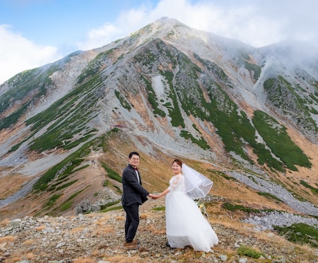 山でウェディングフォト撮ります 登山をしながら前撮り・後撮り・ロケーションフォト！ イメージ1