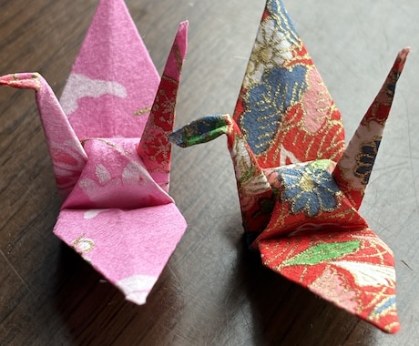 一羽一羽丁寧に折り鶴をお作りします 想いを込めた折り鶴を用途に合わせて心を込めて制作いたします。 イメージ2