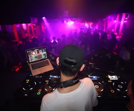 1時間1万円でDJします 結婚式の2次会やダンスイベント等、3〜4時間でもDJ出来ます イメージ1