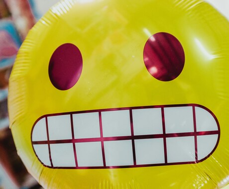 ユーモアの達人になることをお勧めします 人間性そのものであると同時に人生の鉄人でもあるからです。 イメージ1