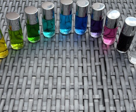 カラーボトルとタロットカードを使います カラーセラピーとタロットで心を整理 イメージ2