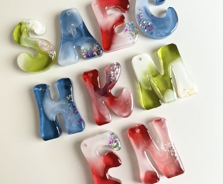 プレゼントに◎イニシャルキーホルダーをお作りします 持ち物のアクセントとして°.バックやポーチ、リュックに◎ イメージ2