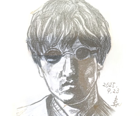 手描きタッチでリアル＆ポップな似顔絵描きます 記念日に鉛筆手描き水彩＆ポップな似顔絵を！追加で額装もOK！ イメージ2