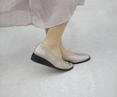 女性用婦人靴の着画を外の風景で撮影します 靴販売のための商品着用画像を必要とする人 イメージ2