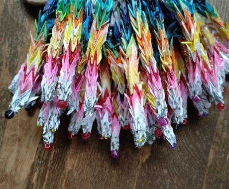 手作りのミニ千羽鶴の販売しております ミニサイズになる千羽鶴。すく