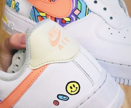 あなた好みのオリジナルスニーカーをプロが制作します 三つのキーワードからあなただけのスニーカーを手書きで制作！ イメージ2