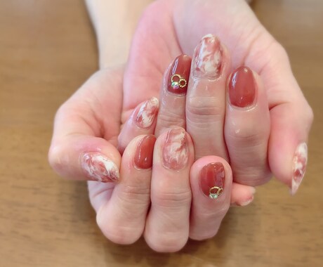 あなた好みの美しいネイルチップお作り致します ネイルサロンで働きながら資格取得中です♡ イメージ2