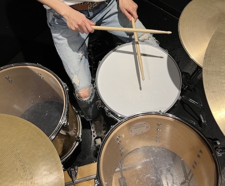 ポップ、ロック楽曲のドラム演奏します 女性ドラマーが女性ボーカル楽曲のドラム演奏します イメージ1