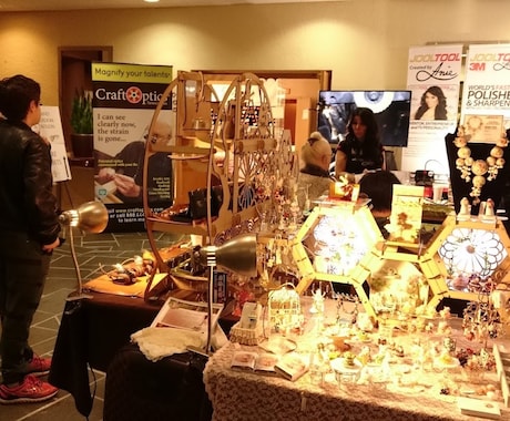 イベントを華やかに彩る什器-ＬＥＤ付も制作します 花車、ステンドグラスのような華やかな目を引く什器、特注ＯＫ イメージ2