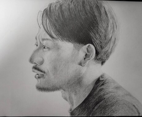 人物、ペット似顔絵作成します 細密鉛筆模写！SNSや名刺等にご活用ください イメージ2