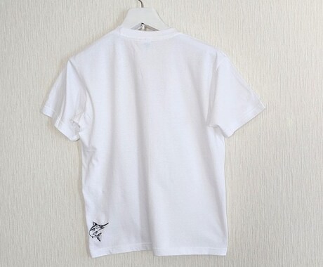 名入れ・オリジナル文字の刺繡Tシャツ作ります 【八重山デザイン賞】受賞のデザイナーがTシャツを作ります♪ イメージ2