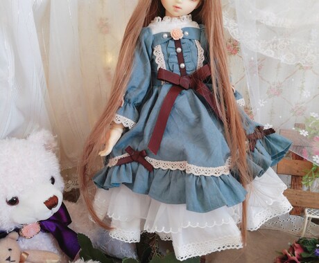 大切なお人形さんのためにお洋服を製作致します お描きいただいたデザイン画から人形服をお作り致します。 イメージ2