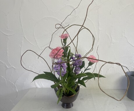 花を生ける時間をご一緒します 花とお話でほっとする、やさしいいけばな体験を イメージ2