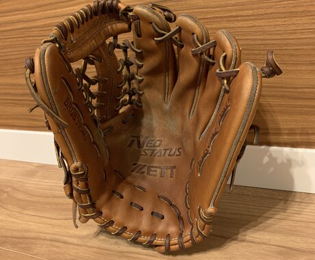 グローブやミットの型付けをします 野球歴15年。主にミットを得意とします。 イメージ2