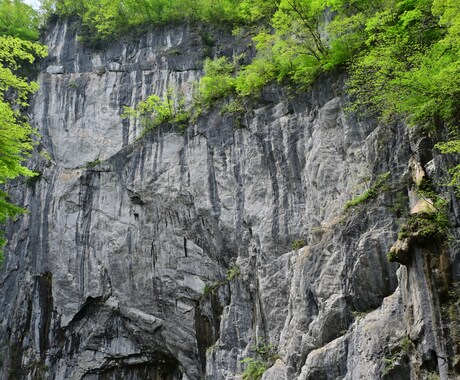 岩手県厳美渓の写真を提供します 静かで雄大な時が流れる厳美渓（げいびけい） イメージ2