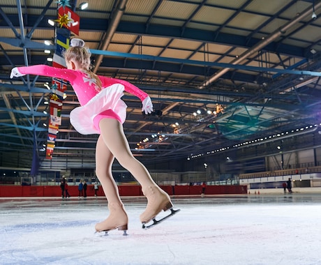 オリンピアンがフィギュアスケート指導をします 誰でも、カナダ人プロスケーターと直接ビデオ指導が可能です。 イメージ1