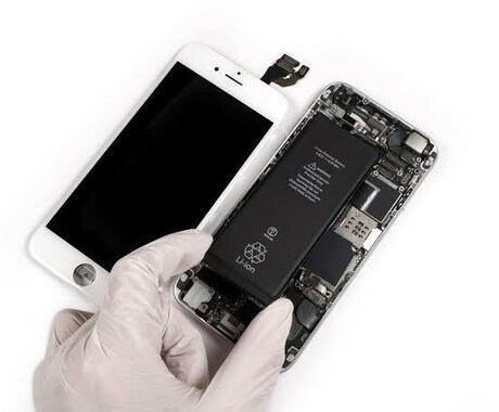 iPhoneのバッテリー、画面交換承ります 自分の好きな部品でも修理依頼できる！ イメージ1
