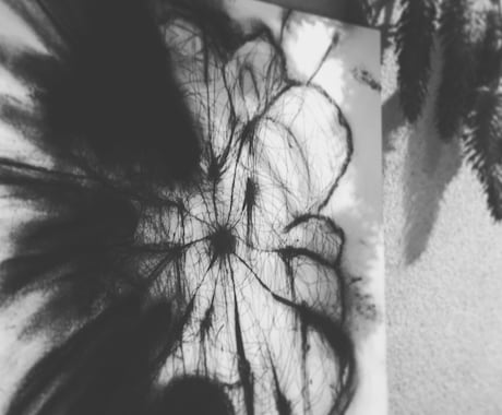 あなたの心の暗い想いを絵に描きます 悲しい気持ち、虚しさに寄り添う絵をボールペンで描きます イメージ2