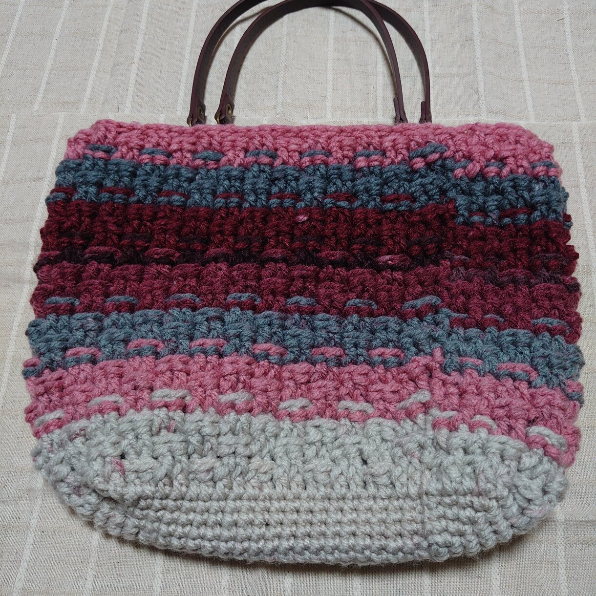 毛糸等で鞄等を作ります どんな感じの物が欲しいのか言ってもらえれば作ります。 イメージ4