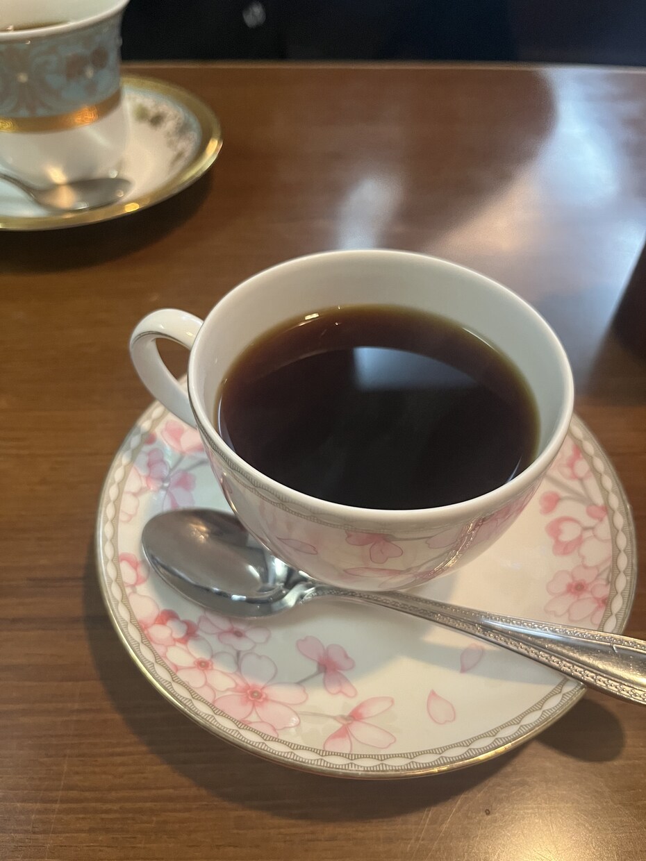 飲食店向け｜集客を意識したSNS投稿を作成します 飲食店様向けに世界観を意識した投稿を作成します イメージ1