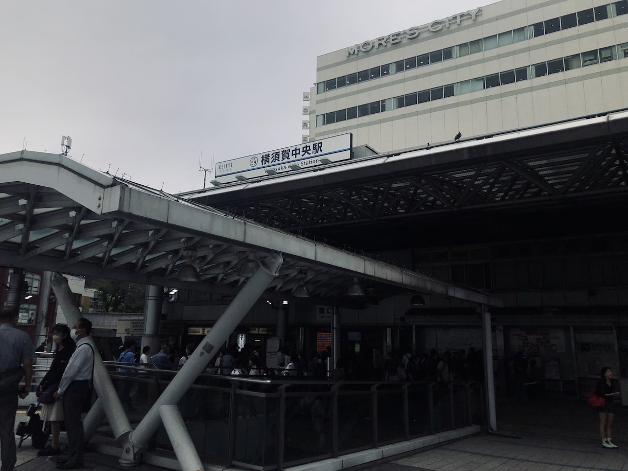 駅舎の写真を提供します 朝から夜の駅舎の写真があります。 イメージ5