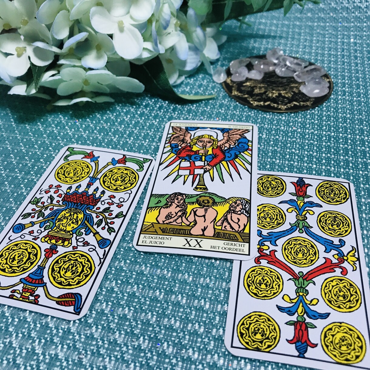 お悩みの解決のお手伝いをします 恋愛について引いたタロットをリーディングします。 イメージ1