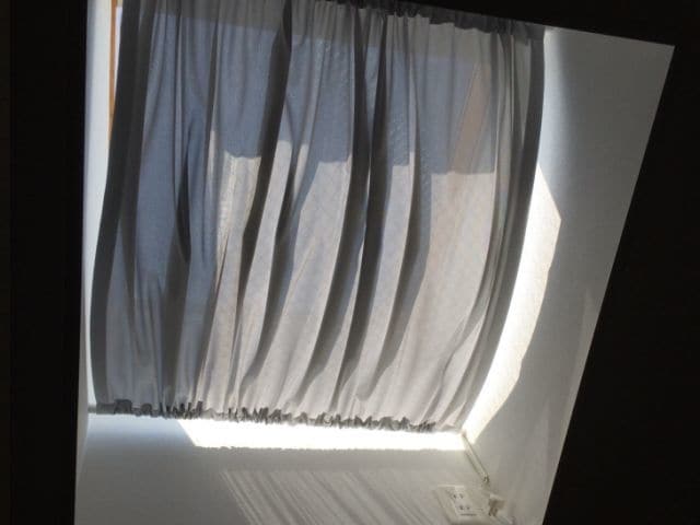 天窓の暑さ対策用に遮熱バーバーカーテン作ります ステンレスグレーがまるで木陰にいるような涼感を体験できます イメージ1
