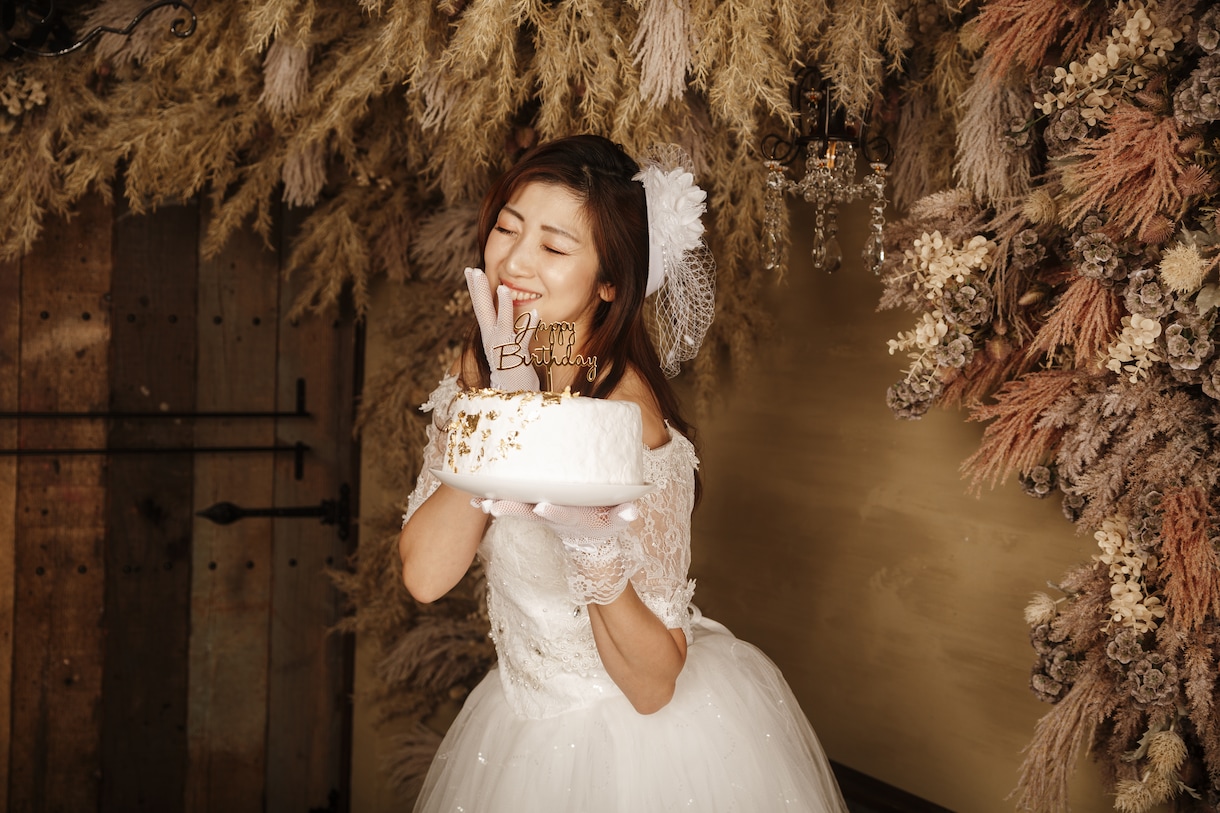 大人女子の記念写真・プロフィール写真撮影します スタジオで誕生日・還暦・記念日写真を女性プロカメラマンが撮影 イメージ4