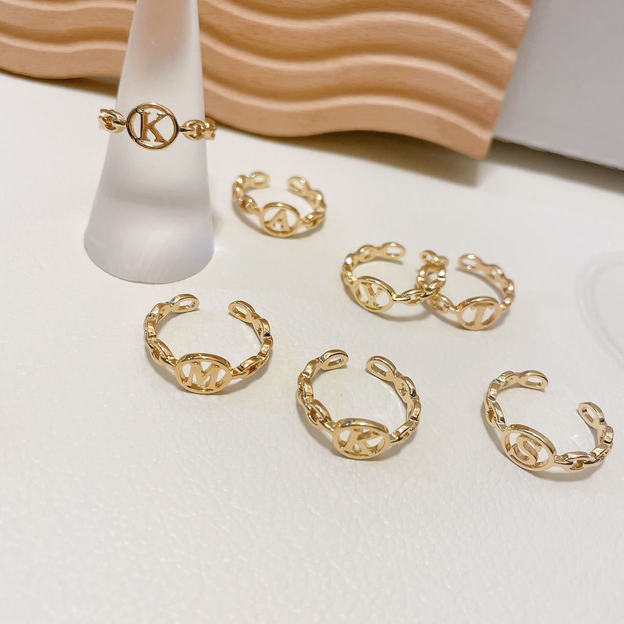 セレクトリング販売致します シンプルでオシャレなイニシャルリングです♩.• イメージ3
