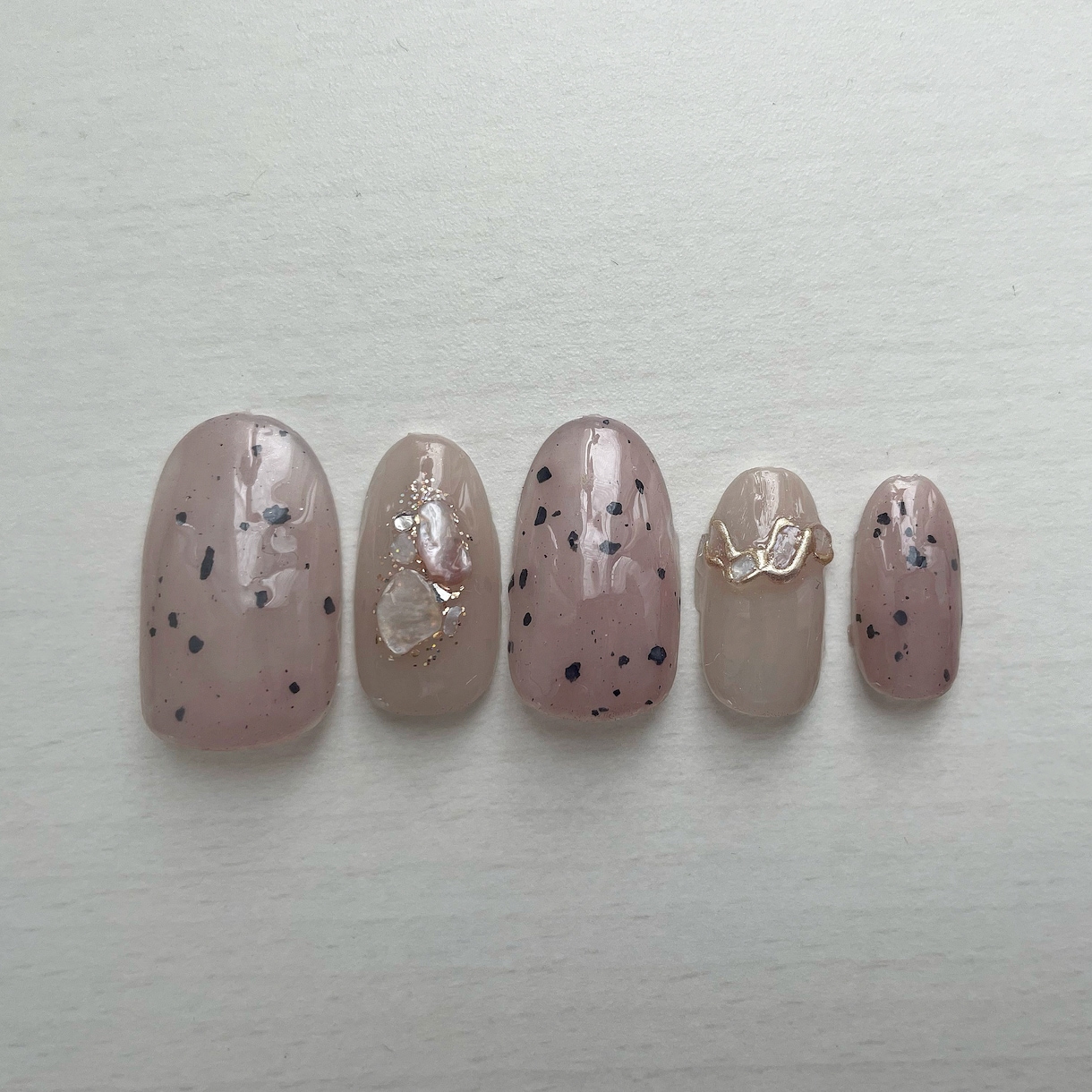 大人かわいいネイルチップを作ります あなたの可愛いを教えて⋆⸜♡⸝‍⋆全力で形にさせて頂きます！ イメージ2