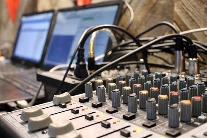 歌ってみた、オリジナルのMIX承ります 携帯録音もご相談ください！3000円で2曲までOK イメージ2