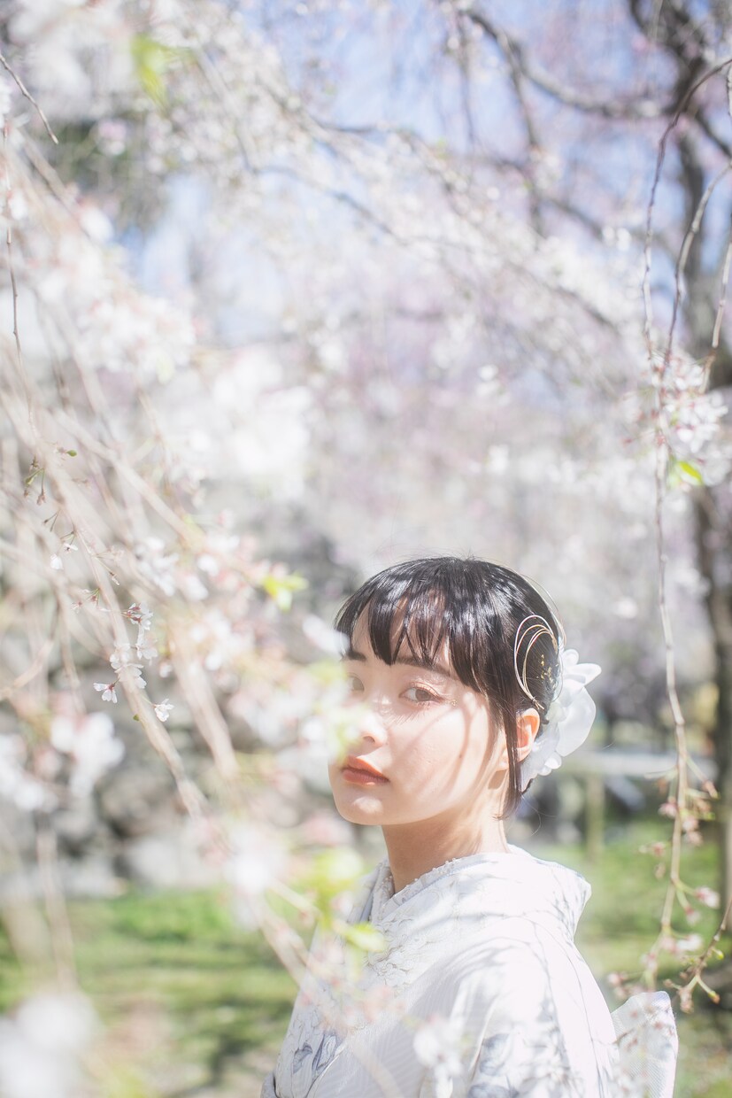 成人式前撮り/自然な光でナチュラルに撮影致します ロケーション撮影お任せください。 イメージ9
