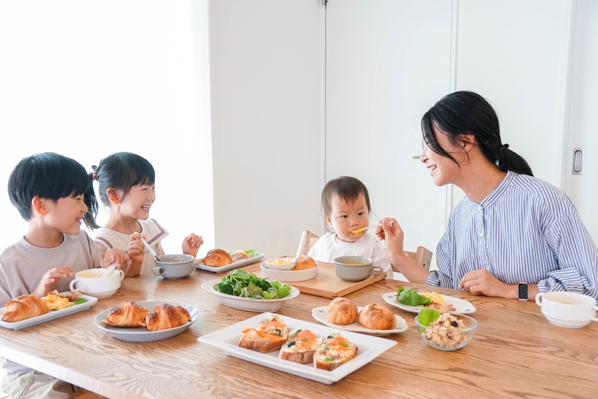 赤ちゃんモデル【３歳0ヶ月】で商品撮影します 【全データお渡し】おしゃれでナチュラル♪キッズ＆ママ写真 イメージ4