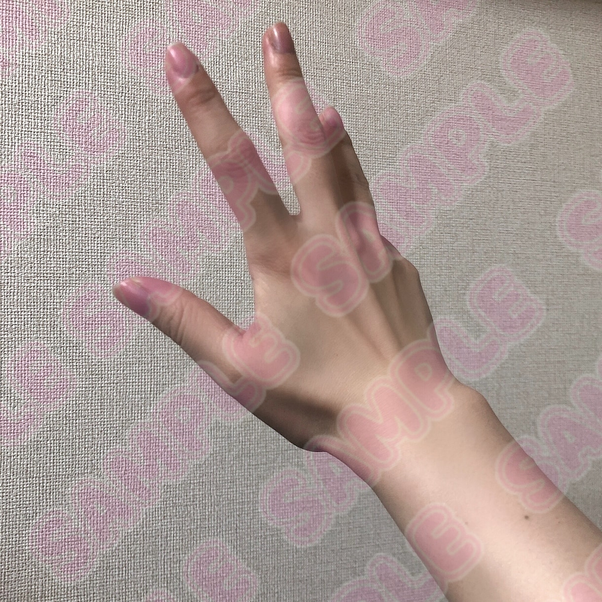 パーツモデルします 自撮りで手足のパーツモデルをします。 イメージ1