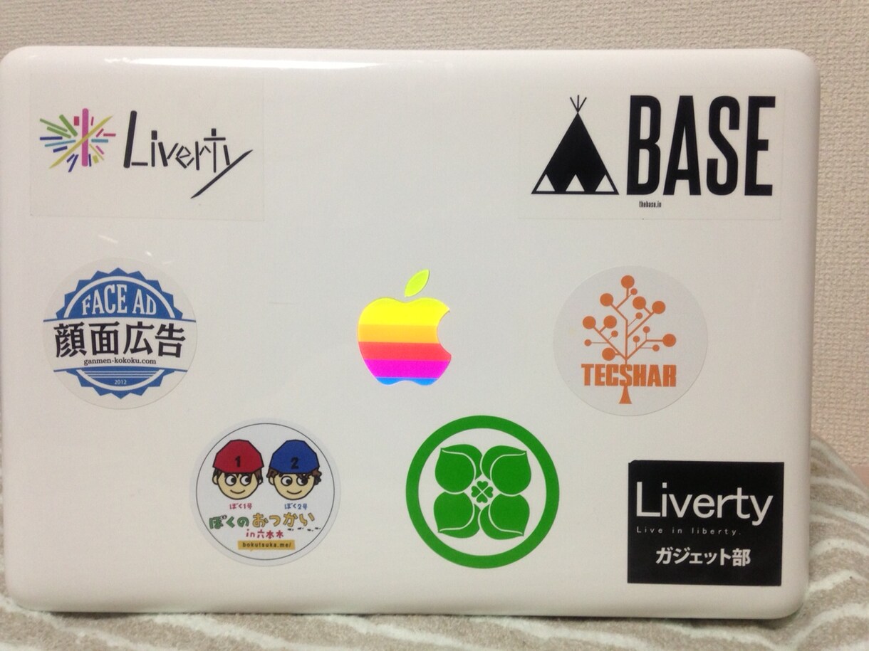 宣伝ステッカー、MacBookに貼ります。宣伝します。 イメージ1