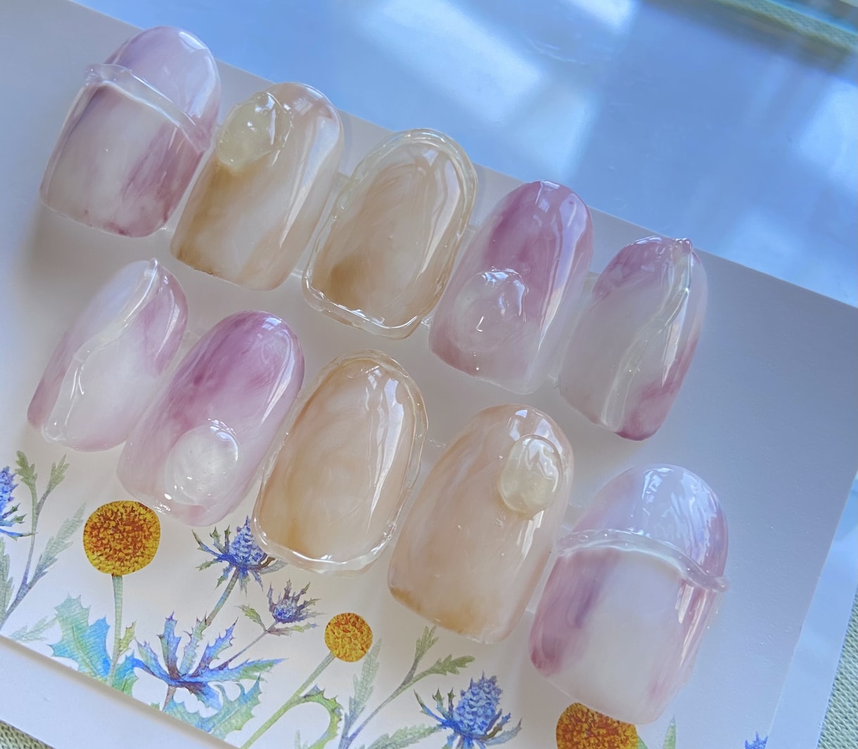 お好みのネイルチップ1,500円でお作りします オリジナルネイルチップで指先に彩りをプラスします◎ イメージ5
