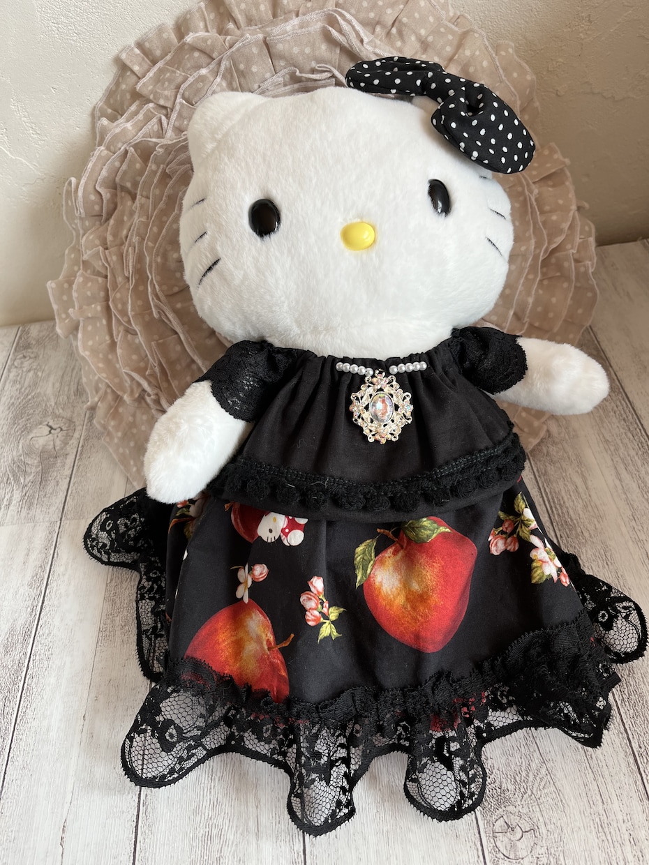 あなたの愛用しているお人形のお洋服お作りします 思い出の布で。あなたとお揃いの布で。世界でたった一つの。 イメージ6