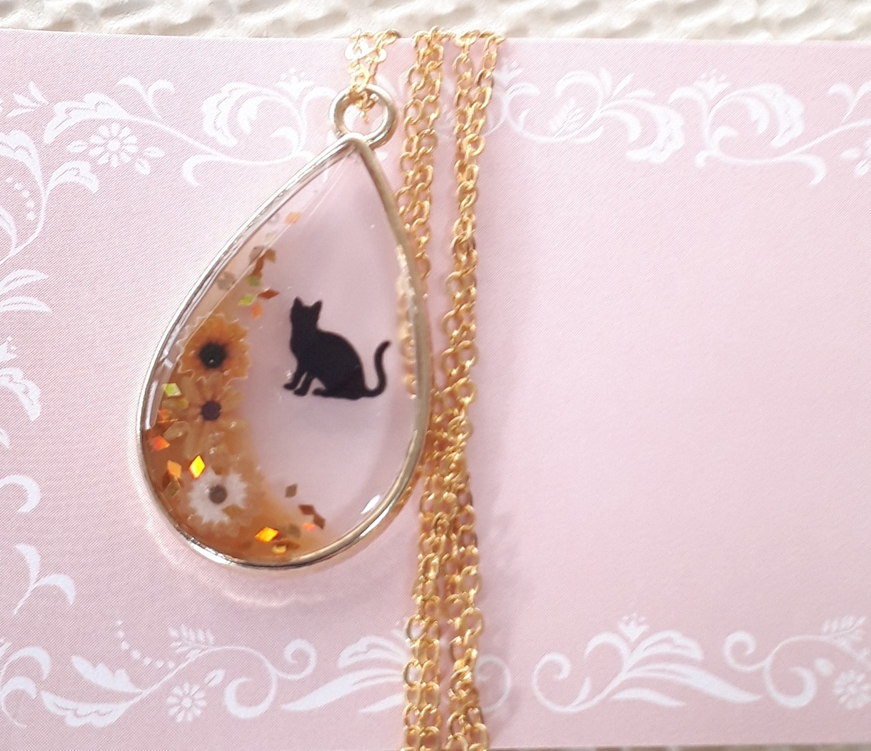 黒猫のレジンネックレスを販売します 黒猫をモチーフにしたハンドメイドアクセサリーはいかがです イメージ5