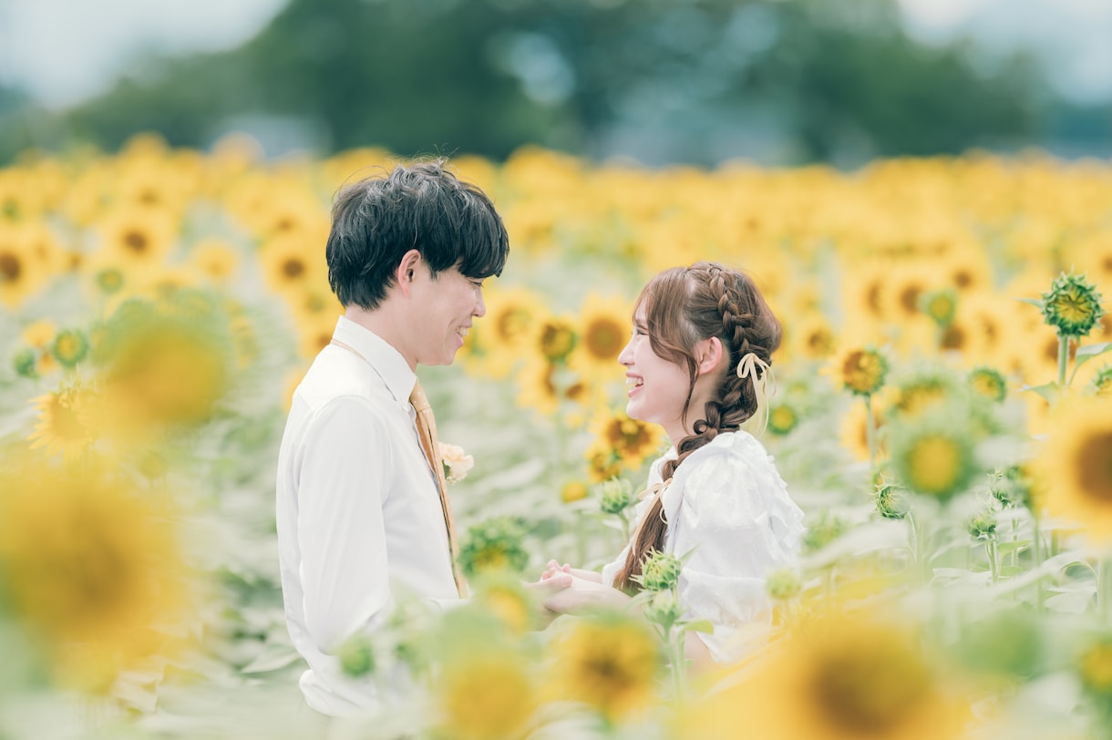 結婚式前撮り｜自然な雰囲気で撮影します 自然でおしゃれな、ありのままのお二人らしさを イメージ1