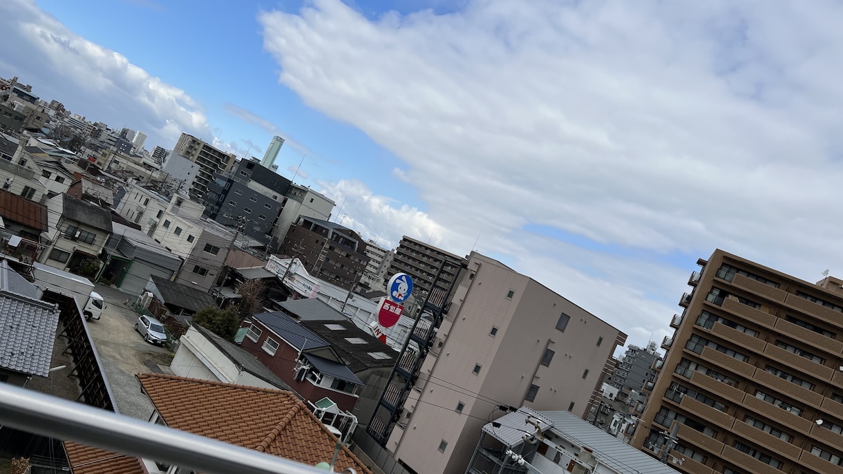 日頃の愚痴や恋愛相談などできる限りの手助けします 10代後半なので気軽に話しかけてください イメージ1