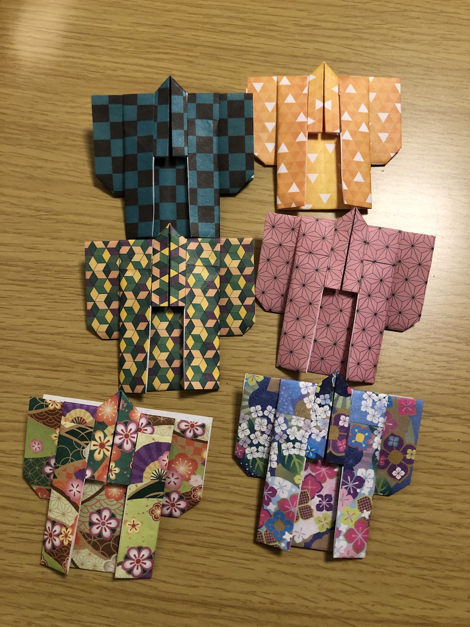 お忙しい方の代行で大量折り紙折ります 折り鶴や、お花、くす玉、リースなどお作りします！ イメージ1