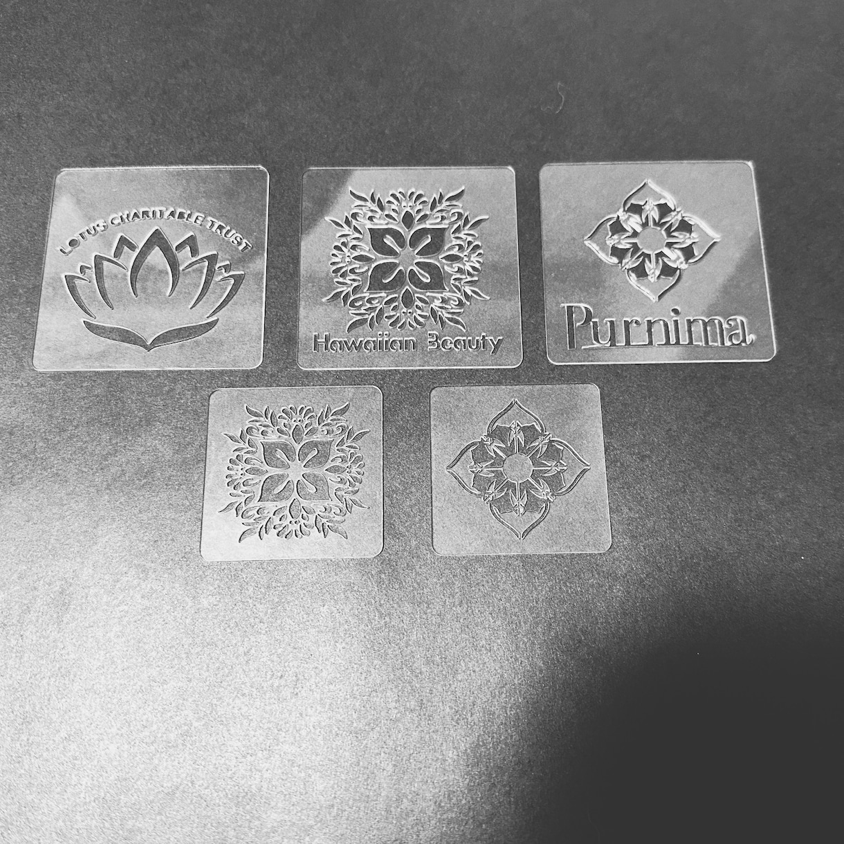 ステンシルプレートお作りします レーザーカッターで細かい模様の