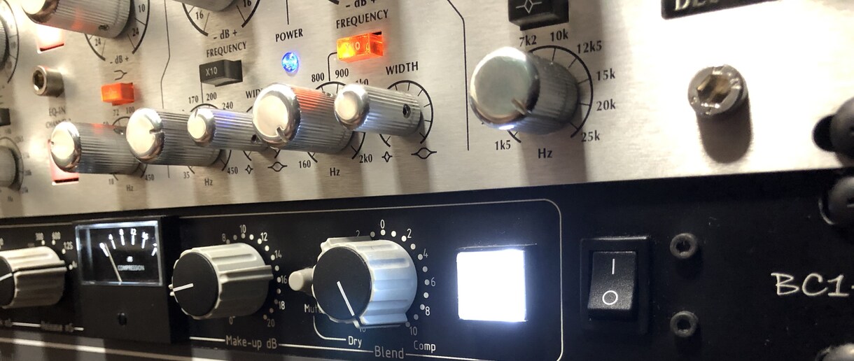 ハードウェアを通した音源データをお返します ハードウェアお通ししてデータお返しさせていただきます。 イメージ1