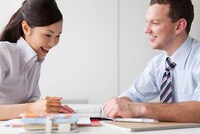 英会話が学べます 英会話学校に行っても英語は中々話せるようになりません。 イメージ1