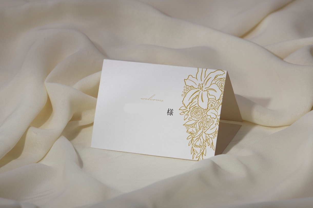 結婚式会場とリンクさせた席札作成します ブーケや会場のお花とお揃いのこだわり詰まった席札にしませんか イメージ2