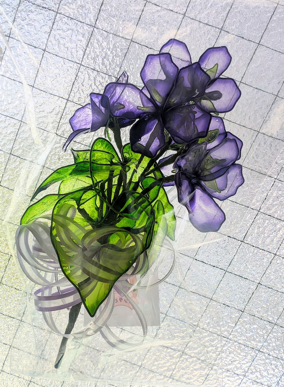 結婚式や卒業式用にお祝いのお花を１本〜お作りします 〜季節に合わせた枯れないお花アメリカンフラワーを毎月お届け〜 イメージ3