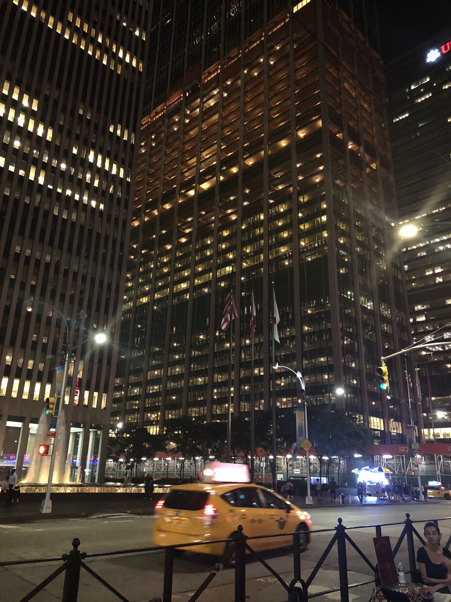 風景写真を撮影します 街並みや夜景などの写真を撮影します。 イメージ2