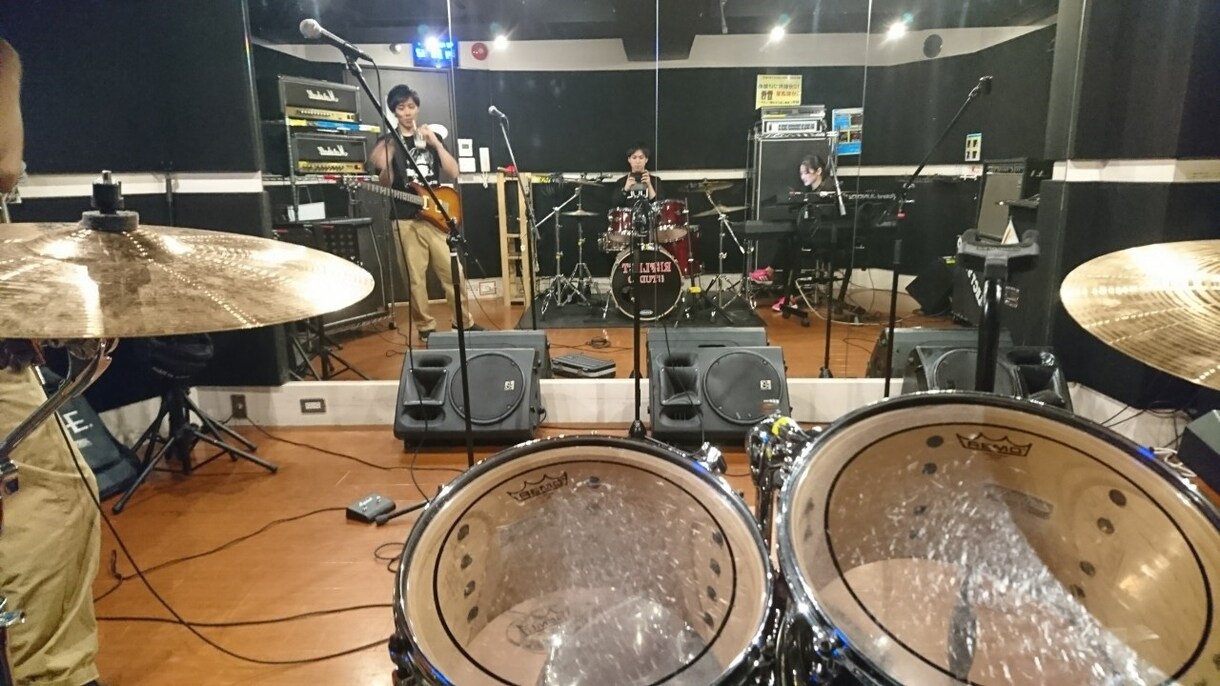 思いを形に、パンクな形で曲をつくります 楽器、歌、編曲すべて凡人クオリティー^ ^！ イメージ2